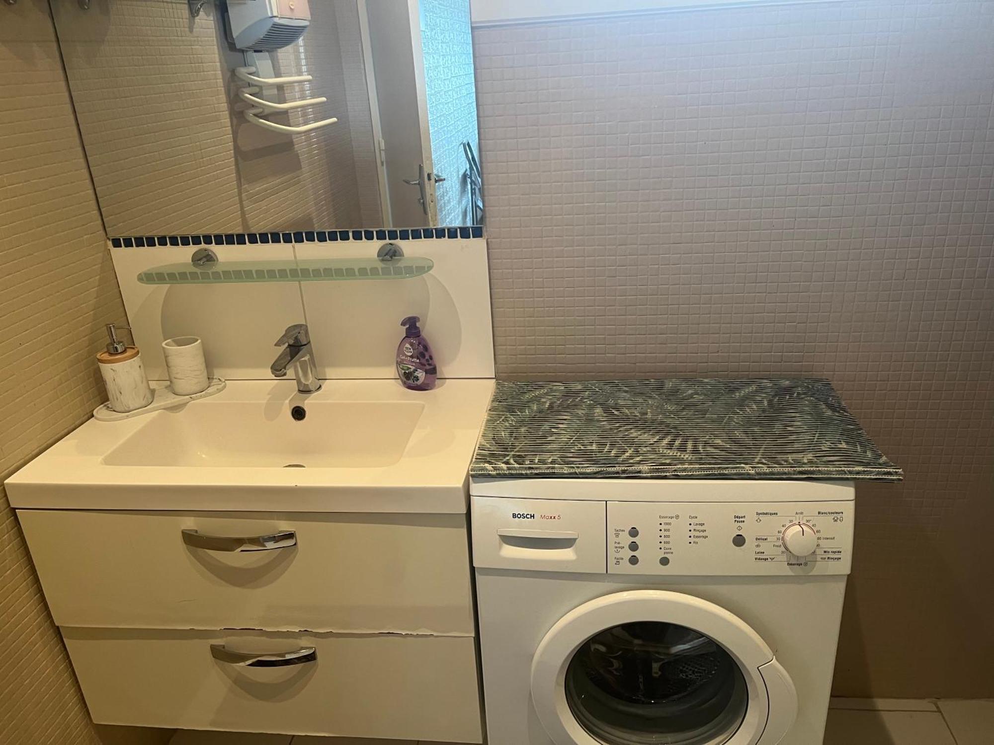 Joli Apartemo O Centro Le Lavandou Ngoại thất bức ảnh